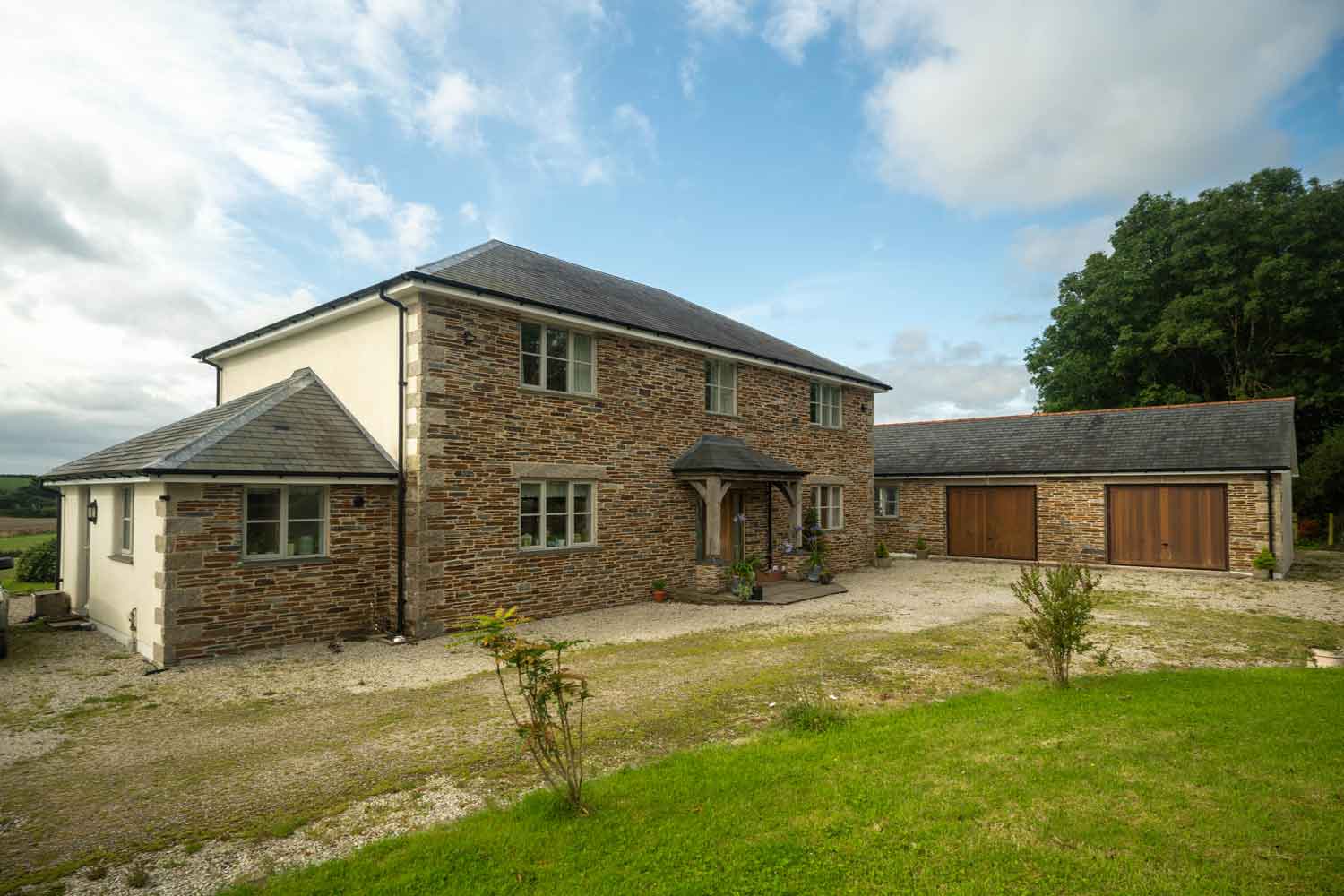 Modern Roseland Peninsula property in Tregony, Cornwall showcasing traditional stone masonry and contemporary building techniques by Arron Bennett Building